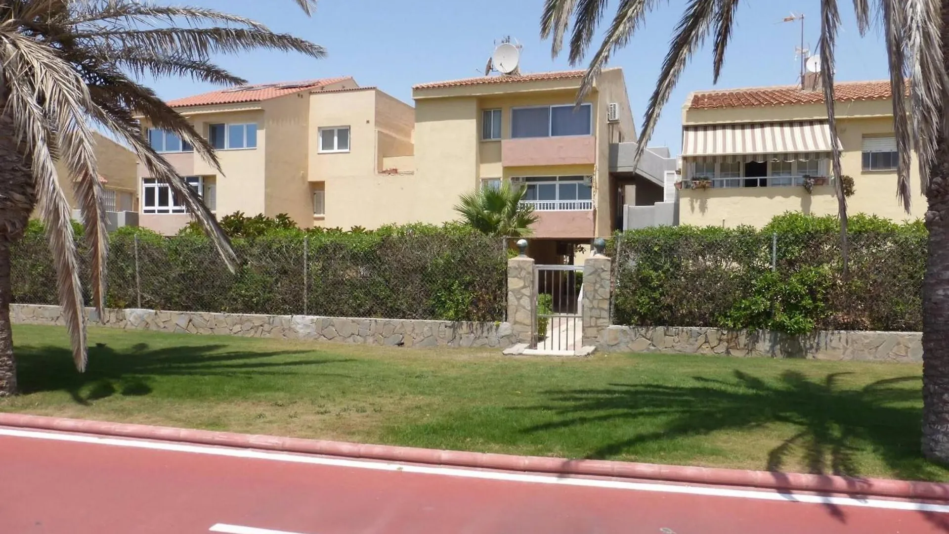 Don Paco - Front Line Of The Beach Apartment Roquetas de Mar Spain
